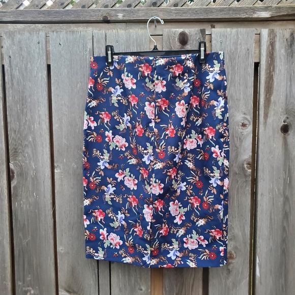 Philosophy Floral Skirt, US 10. - Picture 4 of 4